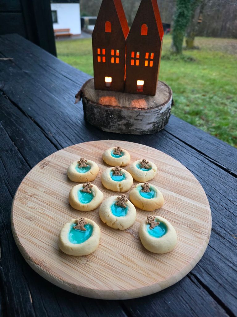 Ухае на... Сладки "басейн" модерни от 2023 Pool Plätzchen - Trend 2023