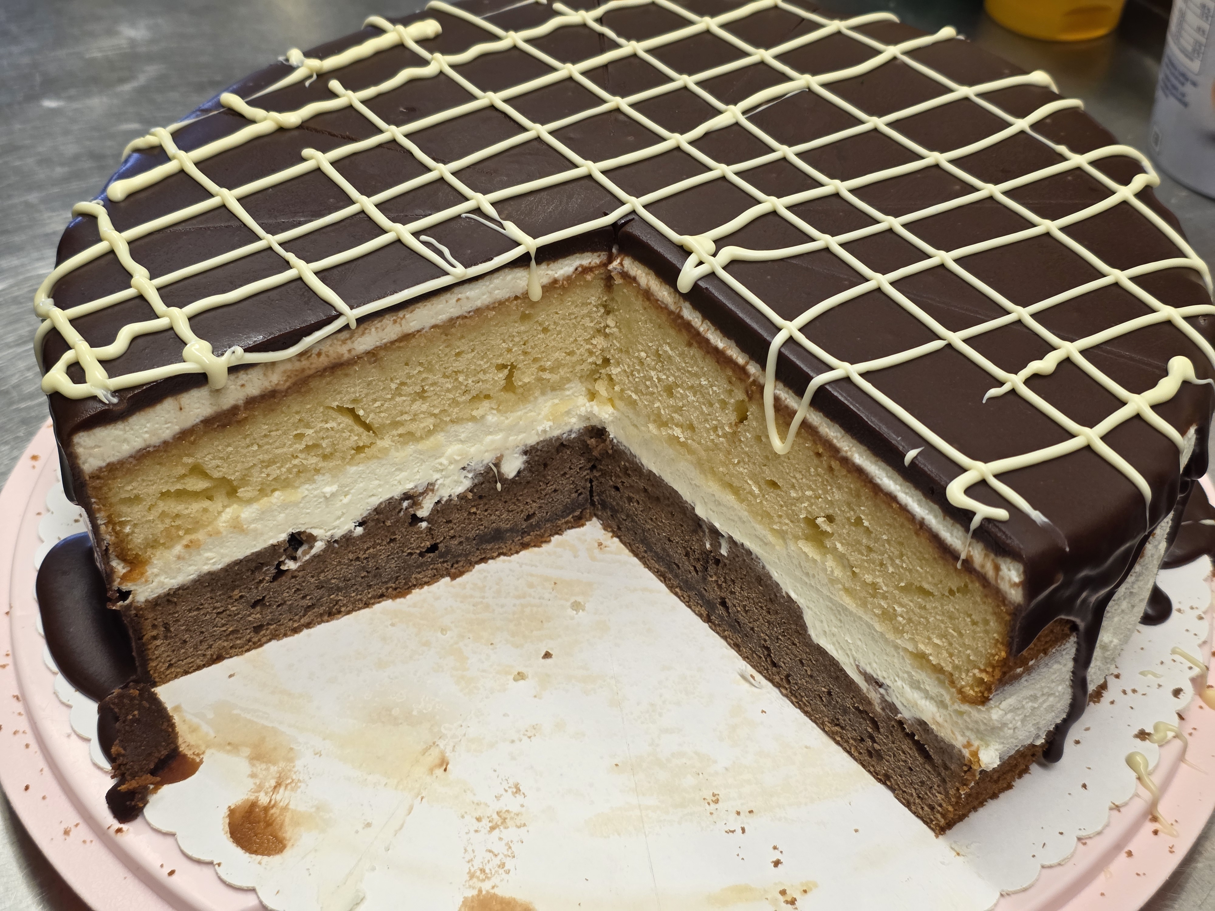 Ухае на... Торта Ден и Нощ Tag- und Nachttorte